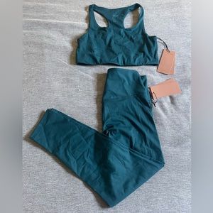 Brand new yoga workout set by girlfriend collective. Size Large. With tags.